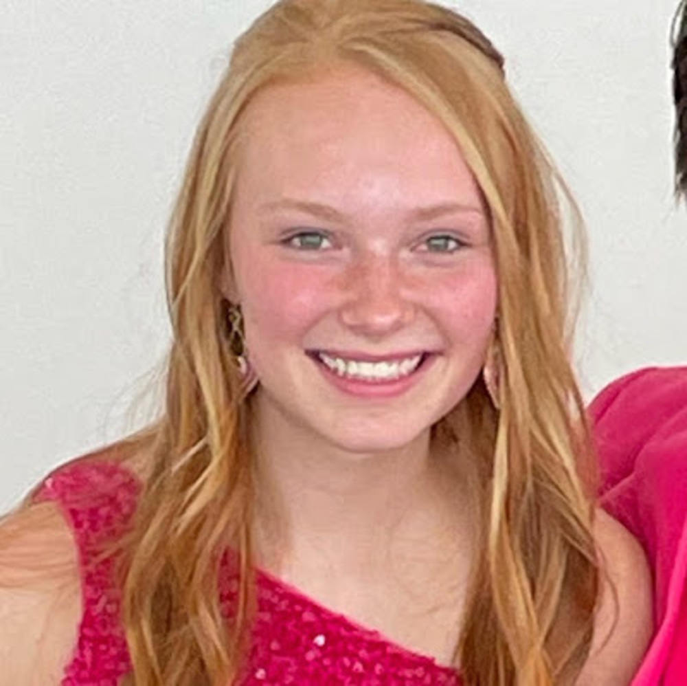 Meet your Posher, Larissa